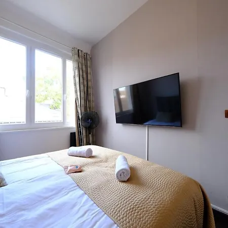 Appartement De Younesse Rue D'elbeuf *